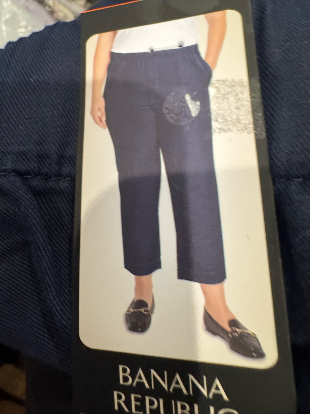 Banana Republic Women’s Navy Blue Elastic-Waist Tapered Crop Pants. NWT